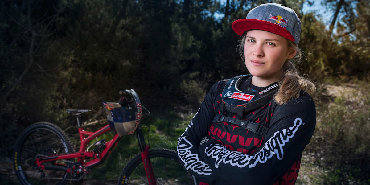 Valentina Holl VTT Descente Actus Photos Palmares