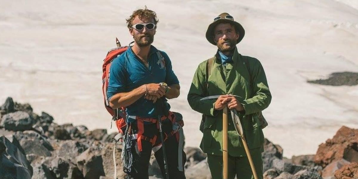 The Turner Twins paramotor across Australia