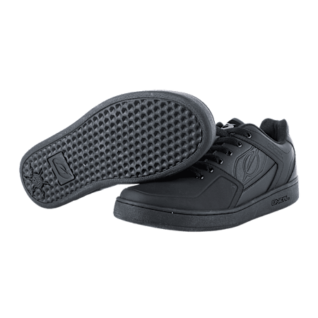 The hexagonal tread offers up great grip on flat pedals