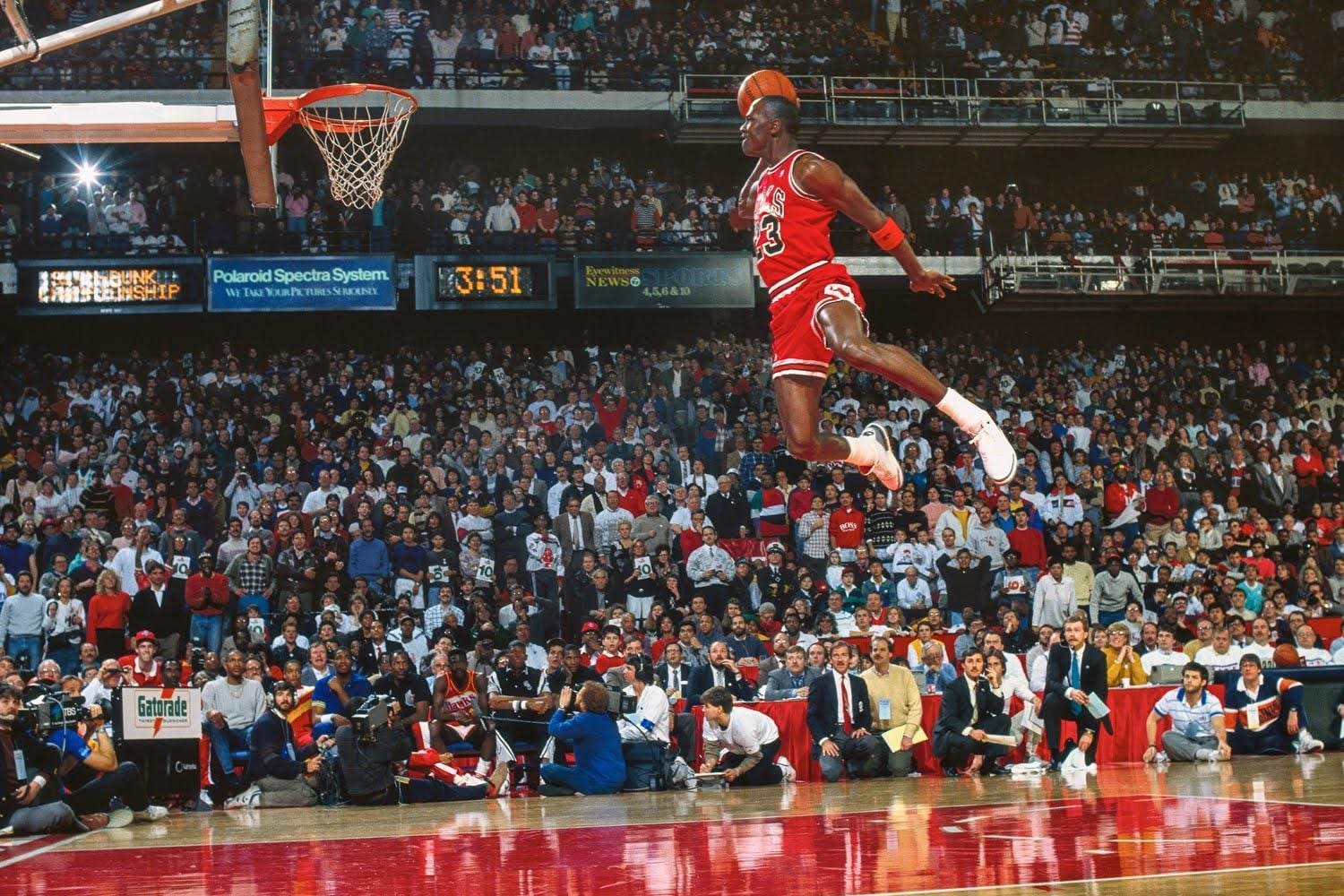 As Melhores Enterradas De Michael Jordan Ha 30 Anos Chicago Testemunhava O Voo De Jordan