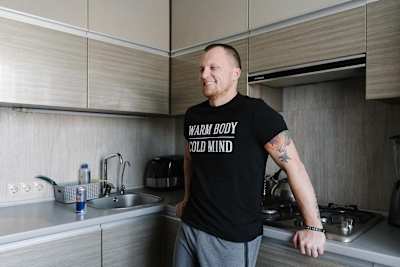 Якщо ти хочеш з’їсти щось некорисне, то просто зроби це