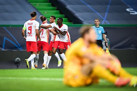 Gulácsi Pétert hosszú időre elvesztette a Celticet legyőző RB Leipzig