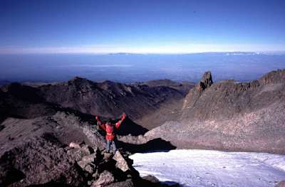 Erhasche einen Blick auf den Kilimanscharo.