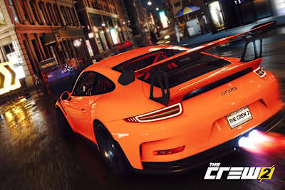 A Porsche 911 GT3RS chases down a Nissan GTR