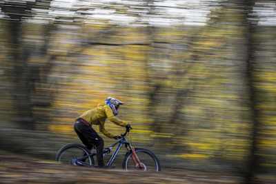 Martin Maes unterwegs auf einem Orbea Enduro Mountainbike.