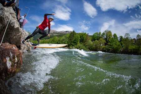 Le spot de surf de Bad Ischl en Autriche accueille a plus grande compétition de surf de rivière d’Europe.