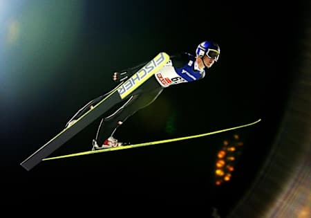 Thomas Morgenstern podczas zawodów PŚ w kokach na skoczni w Kuusamo w 2013 r.