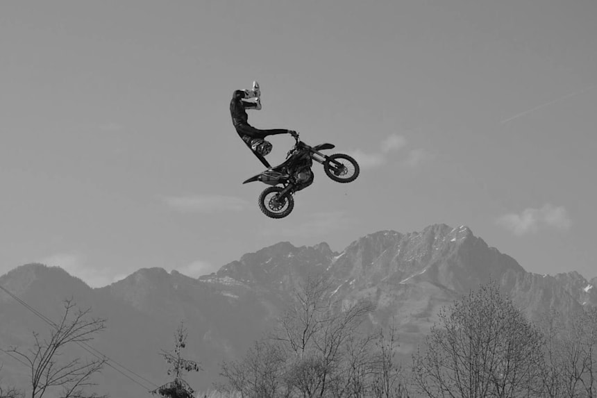 Fmx トリック大辞典 フリースタイルモトクロス レッドブル