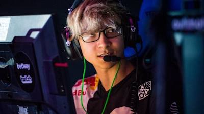 TenZ plays CS:GO at the Blast Pro Series