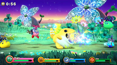 Screenshot aus Super Kirby Clash zeigt mehrere Spieler im Kampf gegen einen Endboss.