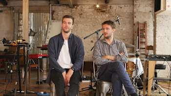 Zwei Tracks aus dem Album gibt's zu hören