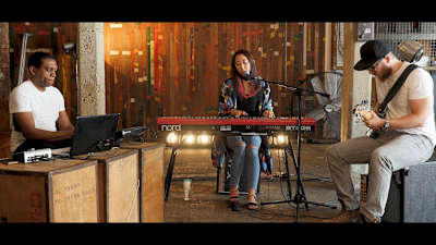 Watch an exclusive Red Bull session with rising star Rié.