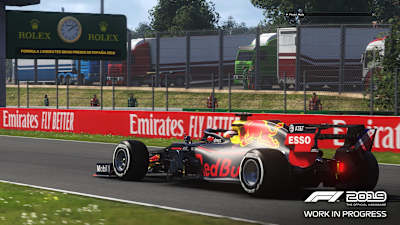 Image of a Red Bull car racing against a barrier in F1 2019.