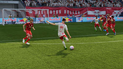 FIFA 23'te bu tip standart şutlardan ziyade ayak dışı şutlar oldukça etkili