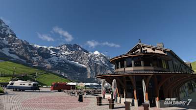 Screenshot aus Gran Turismo 7 zeigt die Umgebung der Eiger Nordwand.