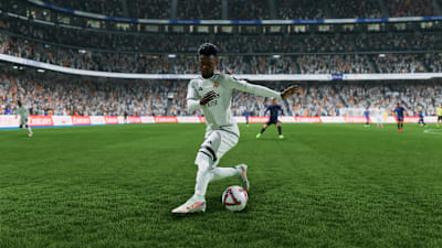 Deception and explosiveness: Vinícius with his signature move