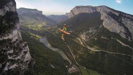 The Flying Frenchies right in the middle of Surfing the Line