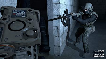 Screenshot aus dem Taktik-Shooter Ground Branch zeigt zwei Soldaten beim vorsichtigen Vorgehen.