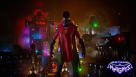 Una captura de pantalla de Gotham Knights muestra a Robin mirando por encima de los tejados de Gotham City. 