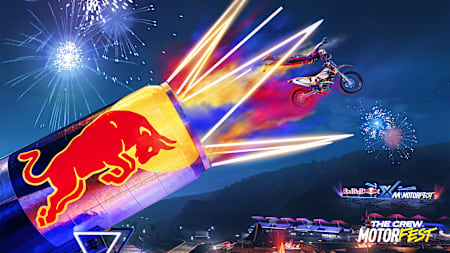 Captura de pantalla de la temporada 6 de The Crew Motorfest muestra una moto realizando una acrobacia a través de una lata de Red Bull