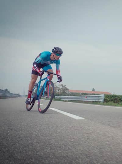 ho 63 anni che velocita e normale andare in bicicletta