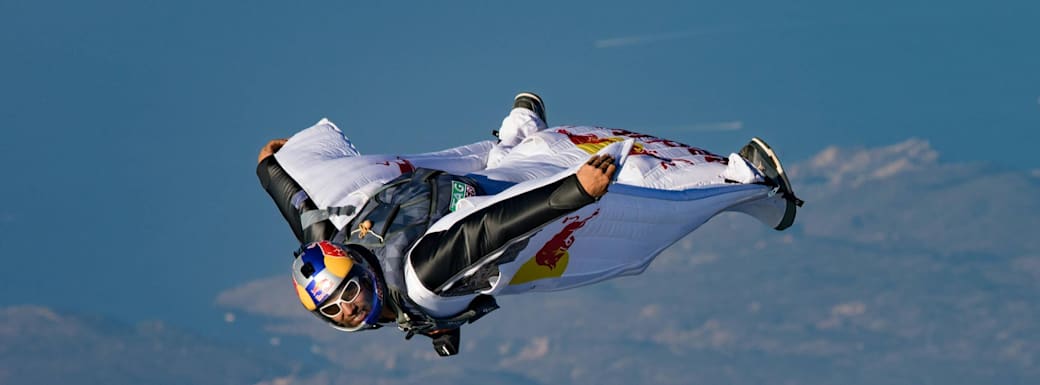Dicas no paraquedismo - Paraquedista de wingsuit