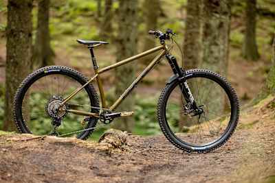 Solides Hardtail Trailbike: Pace RC 629