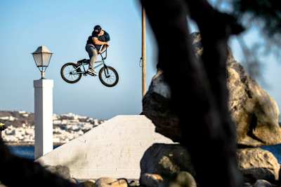 BMX tour με τον Πάνο Μανάρα στο Αιγαίο
