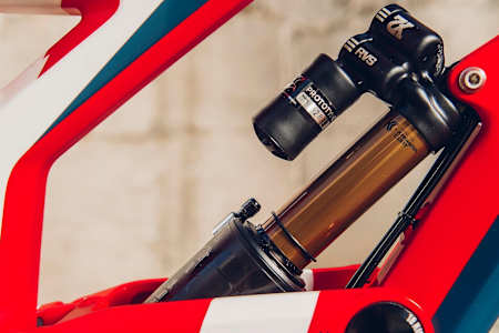 Gwin runs an air-sprung fork and rear shock combo