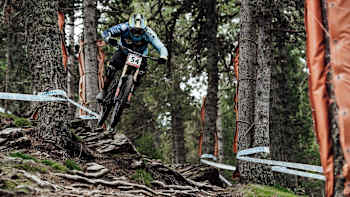 GT rider Eddie Masters rides a practice lap at the 2018 Vallnord World Cup.