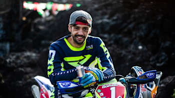 Riding a Legend Extra2 Art