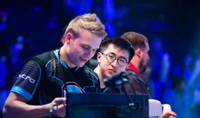 Mindfreak on stage at the Six Invitational.