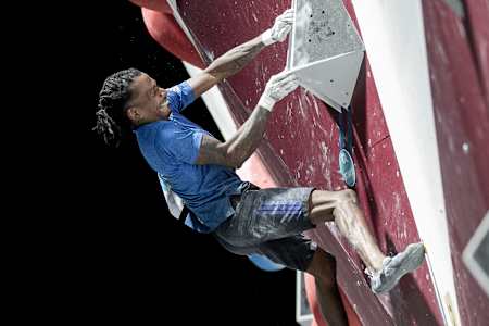 Mickaël Mawem fait partie des meilleurs grimpeurs de blocs de la planète avec plusieurs finales mondiales sous le pied et un titre de champion d’Europe acquis en 2019.