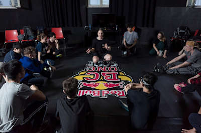 AT talking about basic concepts for breaking floorwork in her masterclass at the BC One Camp in Vienna.