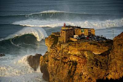 Eric Rebiere sets his line on a big Praia do Norte wave during the first big swell of the 2017/18 big wave surfing season.