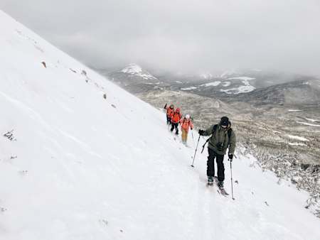À la file indienne dans l’alpin