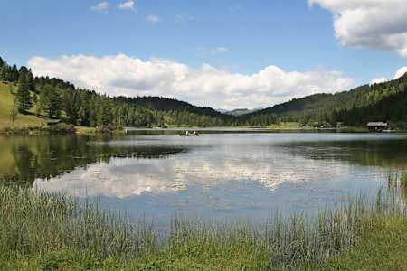 Der Ferchensee ist kurz vom Mittenwald entfernt