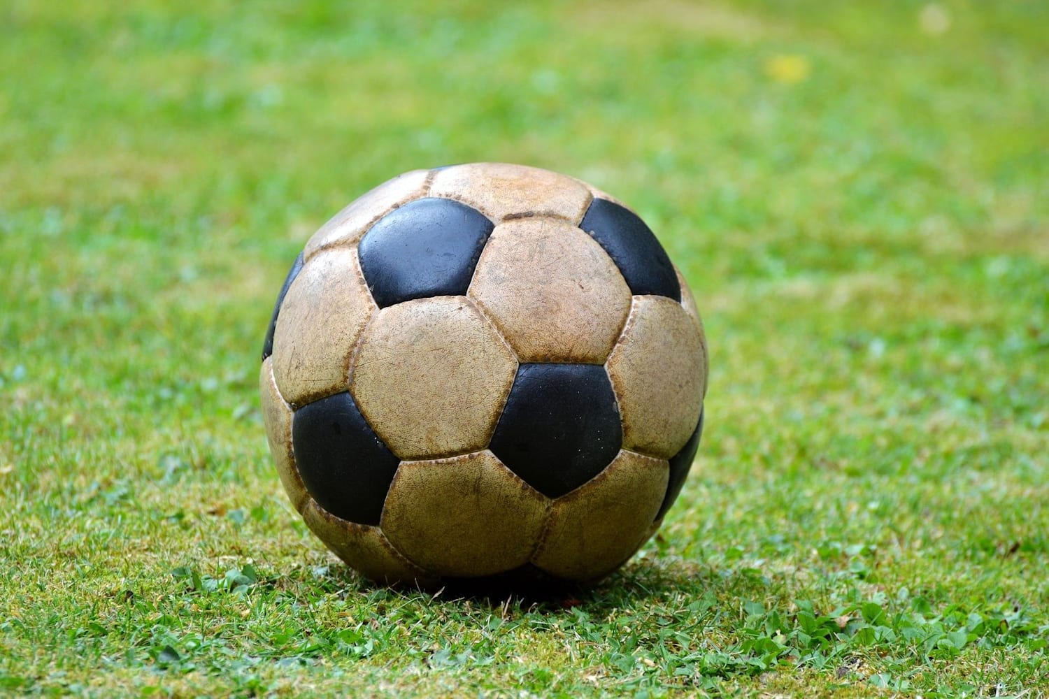 5 bolas de futebol que marcaram época