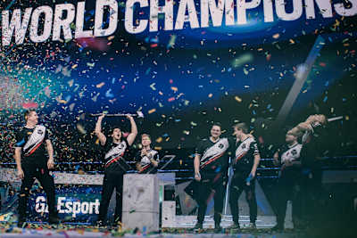 A photo of G2 Esports lifting the trophy at the Rainbow Siege Six Invitational in Montreal, Canada.