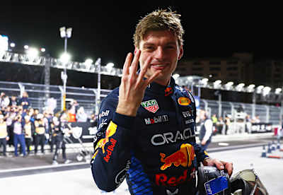 Max Verstappen célèbre sa quatrième victoire consécutive lors du Grand Prix de Las Vegas 2025 de Formule 1.