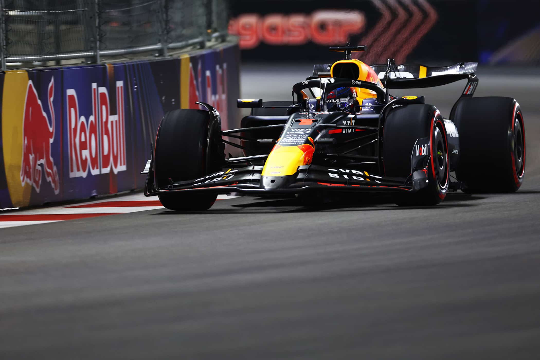 Max Verstappen sale a la pista por el campeonato