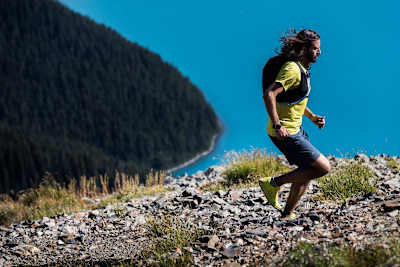 Mountain runner wears Arc’teryx Norvan LD GTX Shoes.