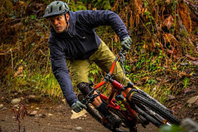 The 7MESH Guardian Jacket offers flawless protection in all weather