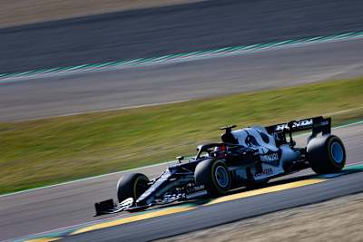 Downforce, çekiş gücünü ve yol tutuşunu iyileştirmek için kullanılır.