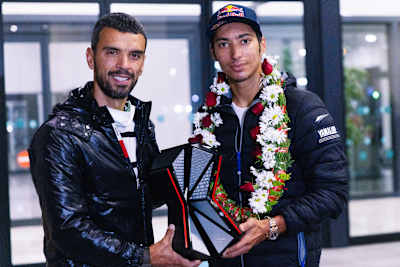 Kenan Sofuoğlu ve 2021 Superbike şampiyonu Toprak Razgatlıoğlu