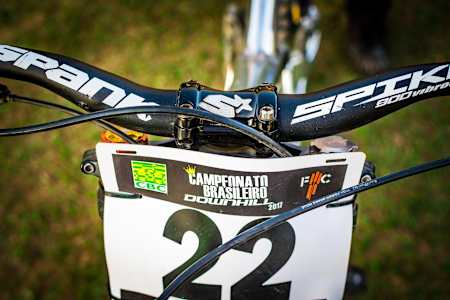 Bê Cruz - bike check cockpit Spank