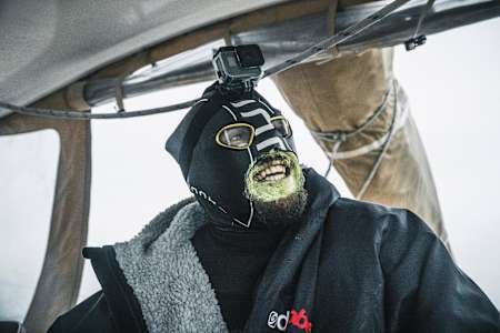 Ross Edgley poses in mask to protect himself from jellyfish stings.