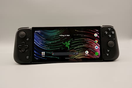 Bild zeigt den Startbildschirm des Gaming-Handhelds Razer Edge