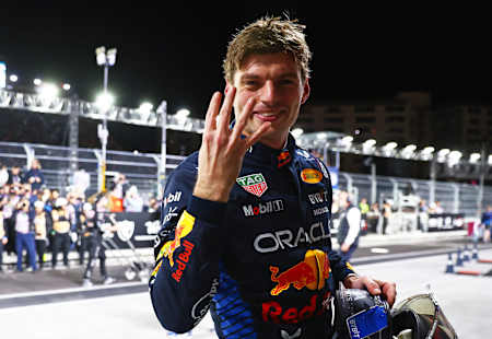 Max Verstappen célèbre sa quatrième victoire consécutive lors du Grand Prix de Las Vegas 2025 de Formule 1.