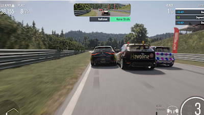 Captura de pantalla de Forza Motorsport que muestra varios coches en la pista. 